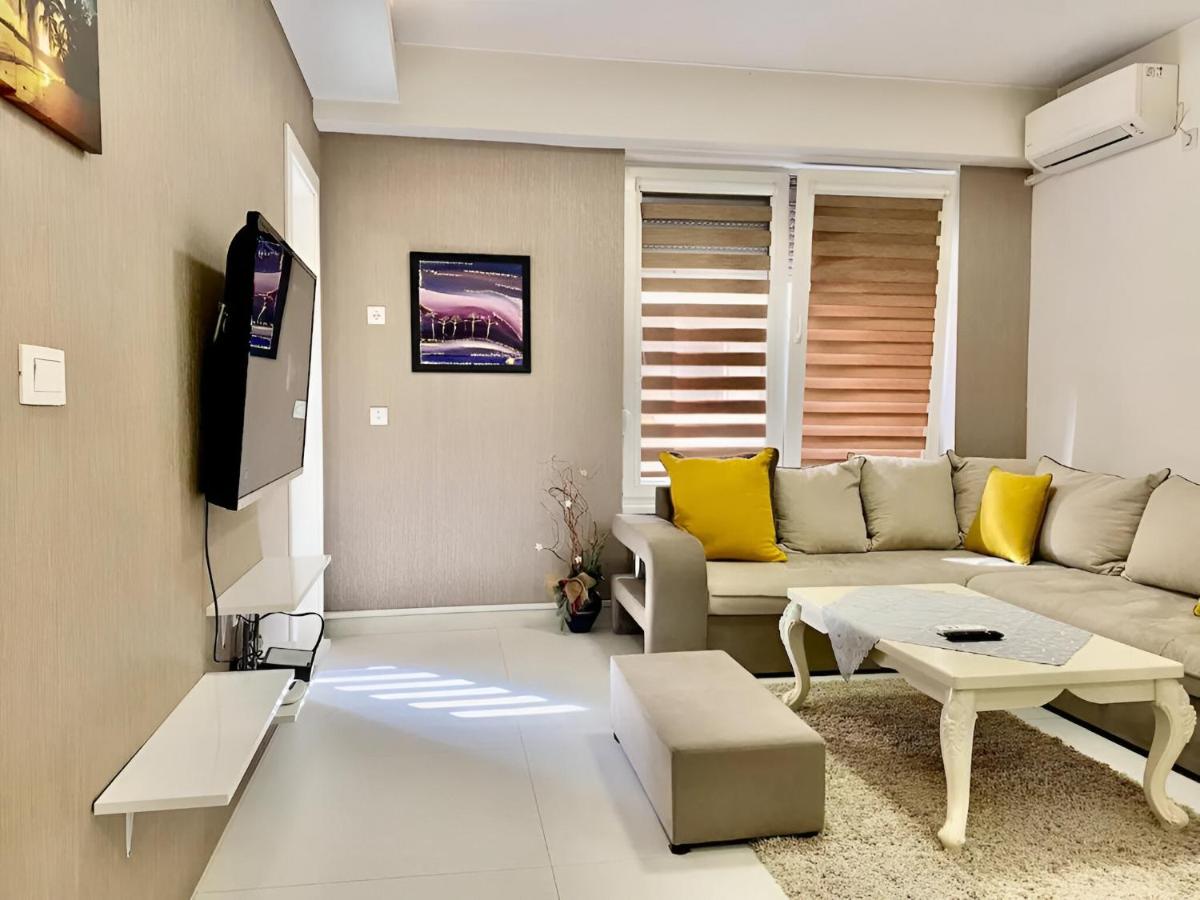 B&B Skopje - CENTRAL PARK MODERN APARTMENT with parking - Bed and Breakfast Skopje