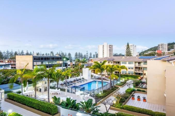 Burleigh Beachside Retreat - B&B