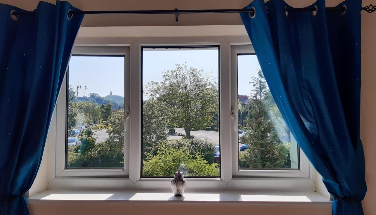 Tor View Getaway in Glastonbury - B&B