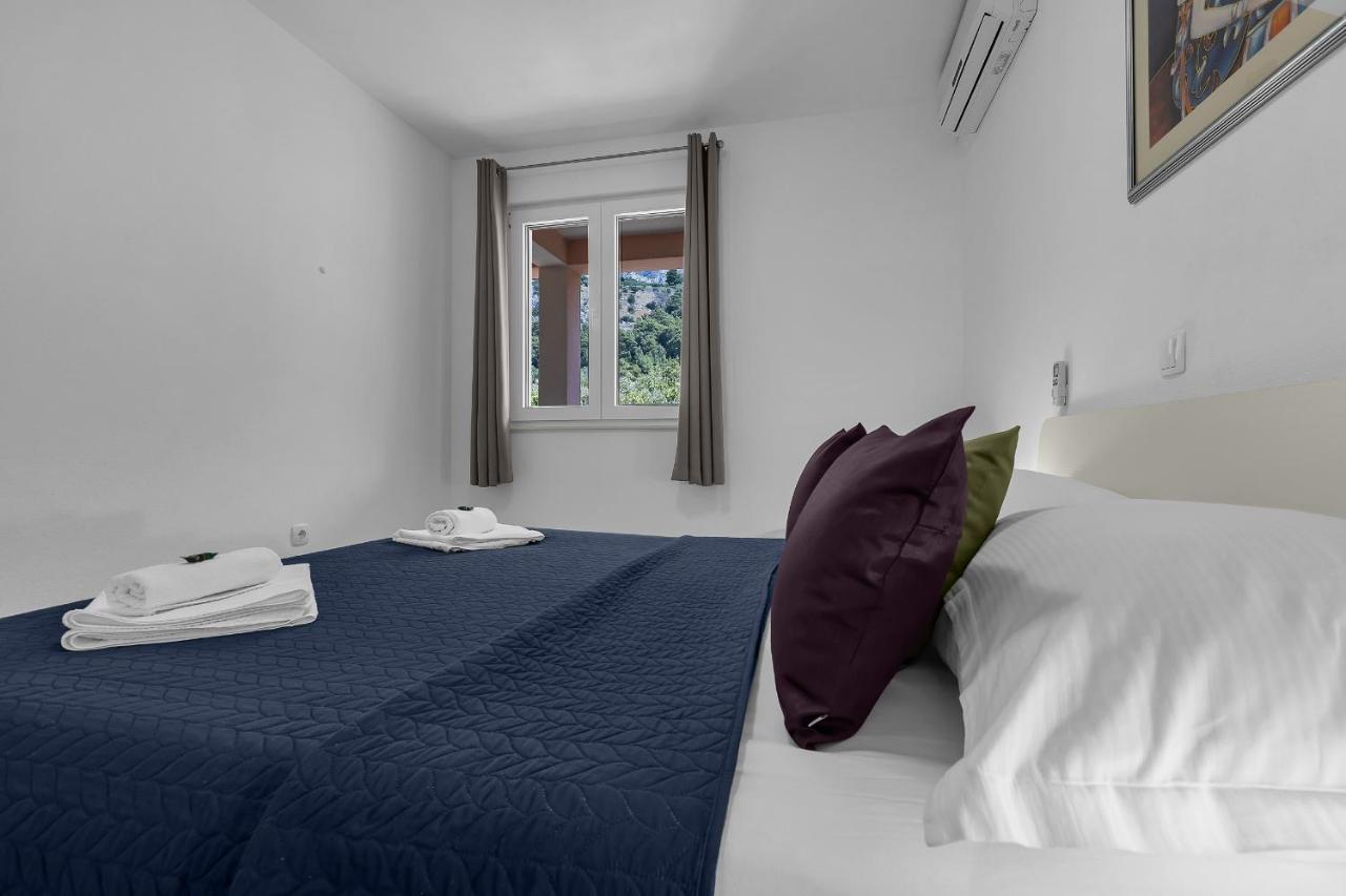 Apartamento de 1 dormitorio con balcón y vistas a la montaña