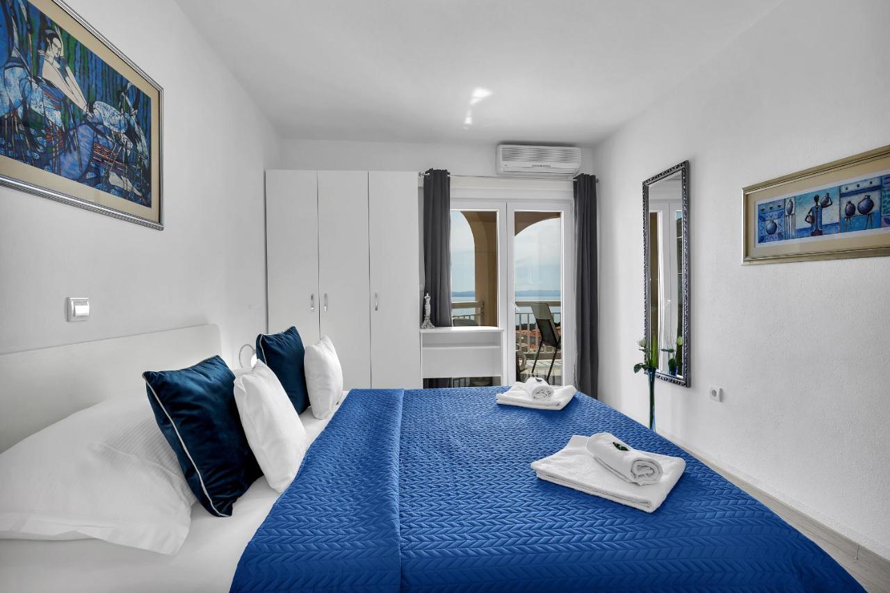 Apartamento de 1 dormitorio con balcón y vistas al mar