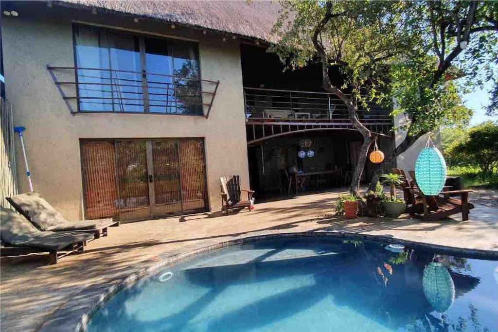 WIFI Luxury holiday villa Zebra's Nest at Kruger - B&B