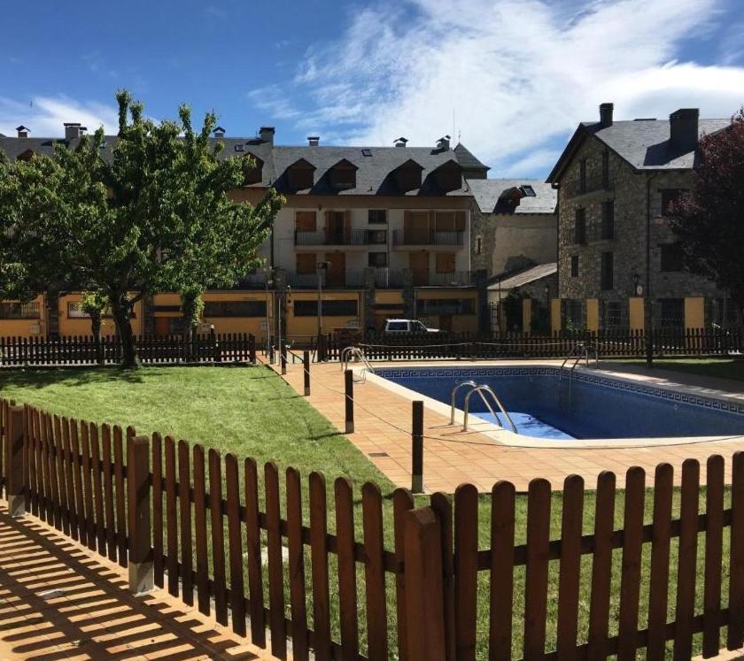 Apartamento familiar en el centro de Benasque con terraza - B&B