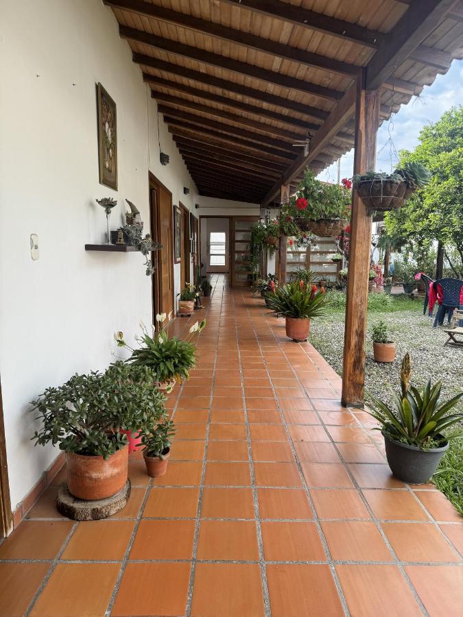 Hermosa Cabaña Campestre en Chinacota - B&B