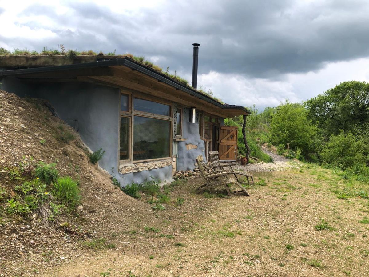 B&B South Brent - Rabbits 1or 2 bedroom hobbit style hillset earthen dartmoor eco home - Bed and Breakfast South Brent