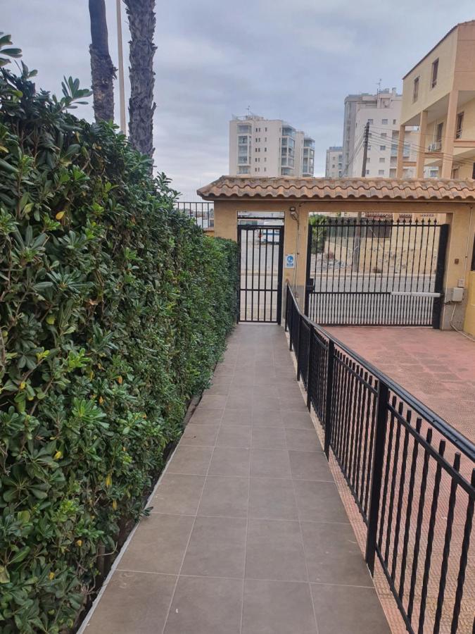 Modern Apartment Near The Beach - B&B Torrelamata