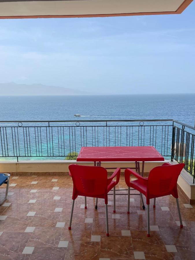 Lovely 3-bedroom apartment Rei - Ferienwohnung Saranda