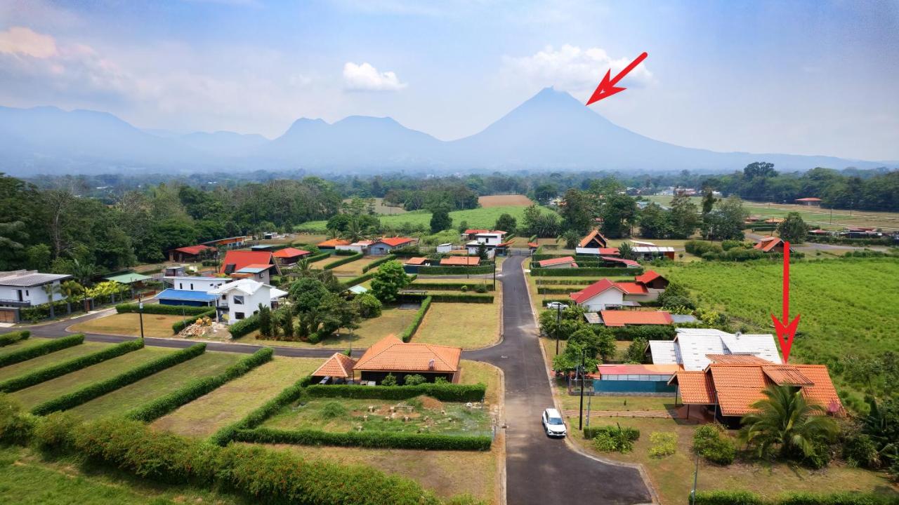 The Toucan Nest - AC, Gated & Pool - Ferienwohnung La Fortuna