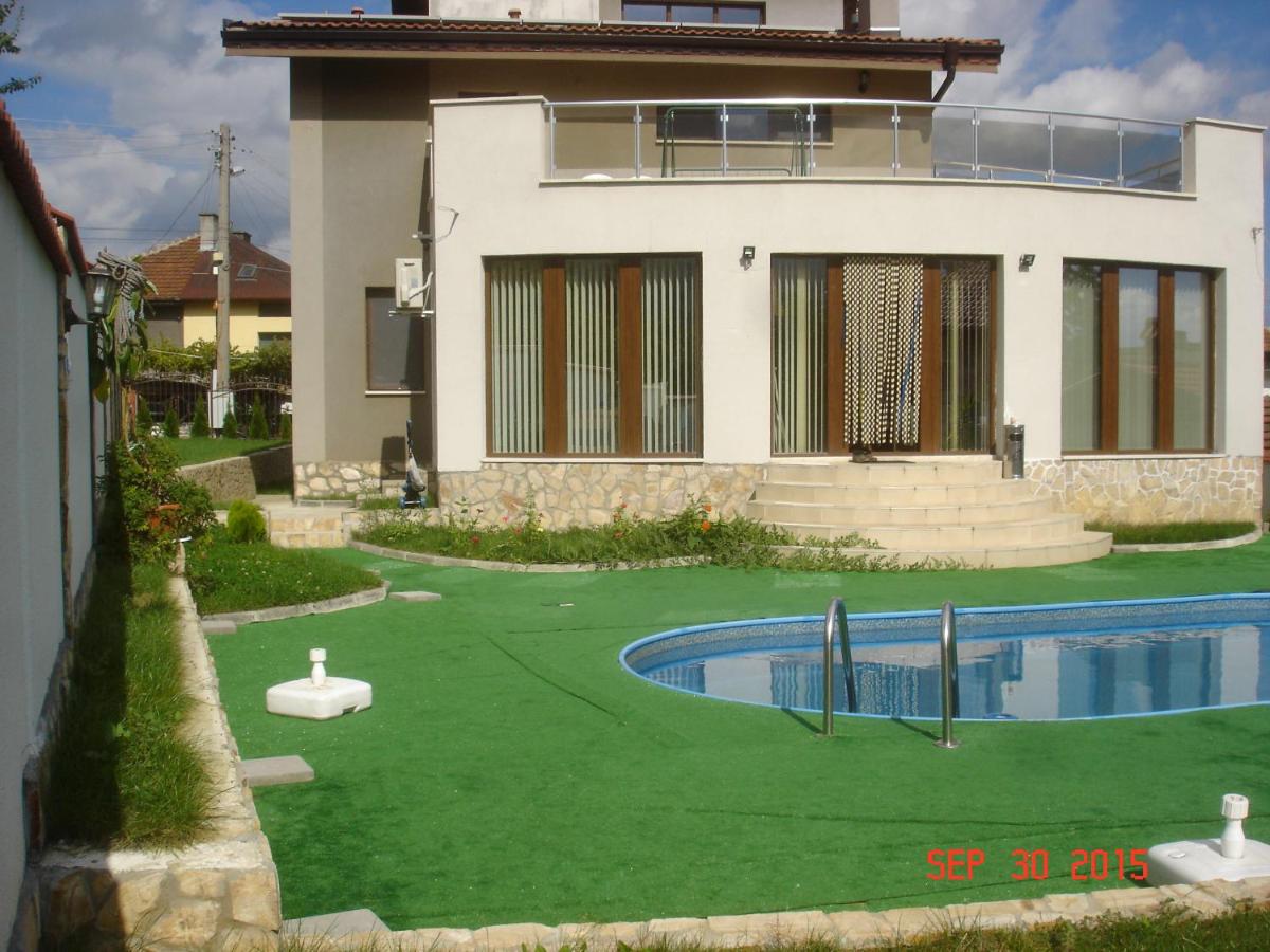 Guest House Camellia - B&B Berkovitsa