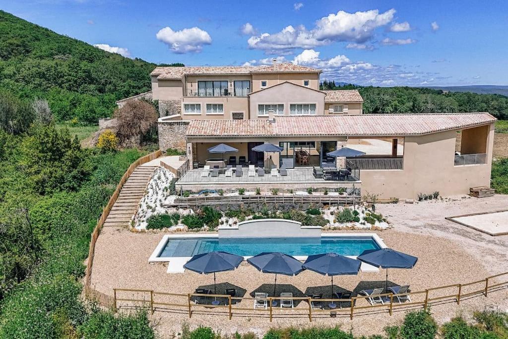 Mas de Toulair - Luxe absolu, piscine et jacuzzi - B&B