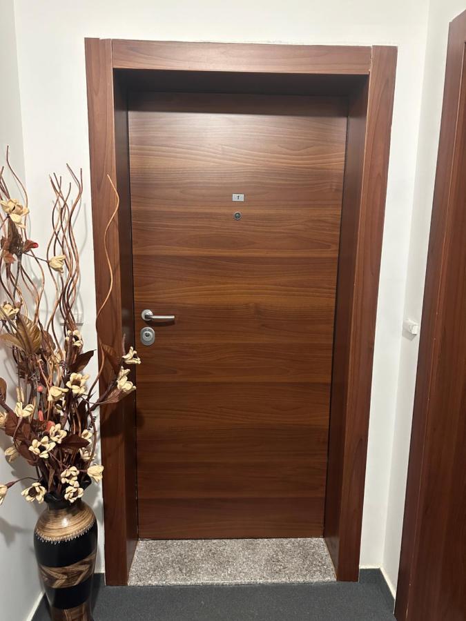 Elegant Living Apartment 1 - Bed and Breakfast