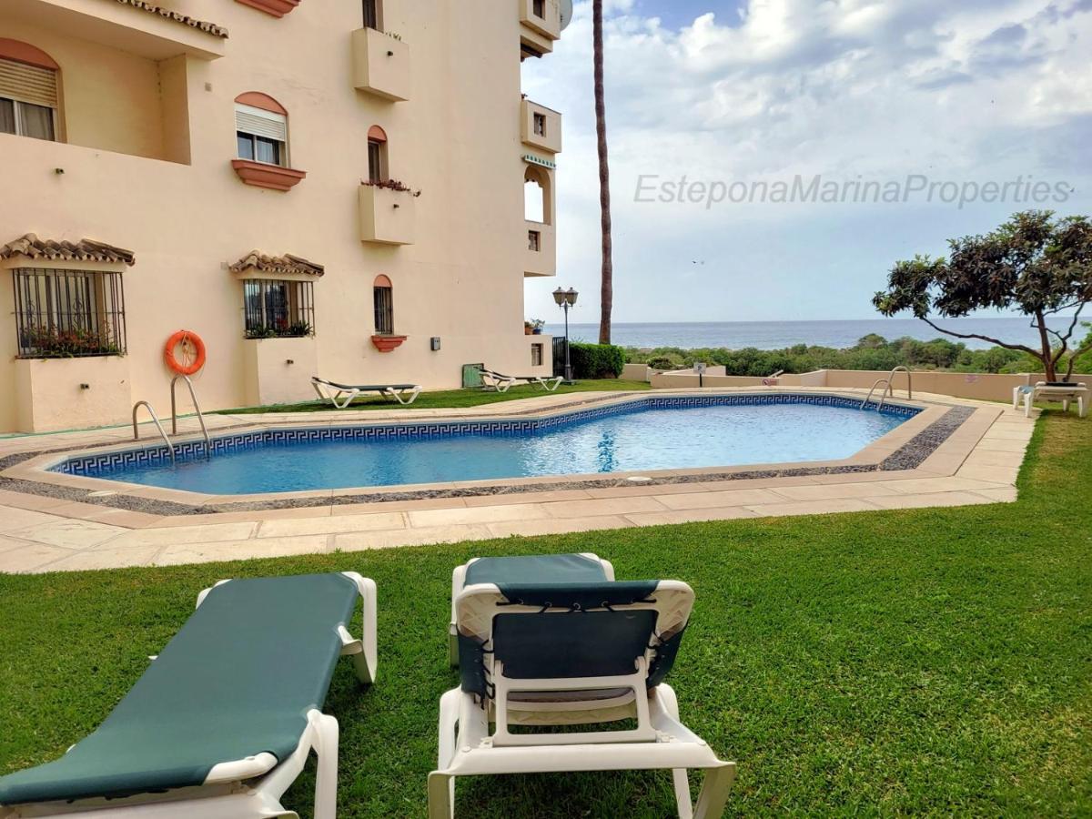 EMP 21, Large South facing Duplex - Chambres d’hôtes Estepona