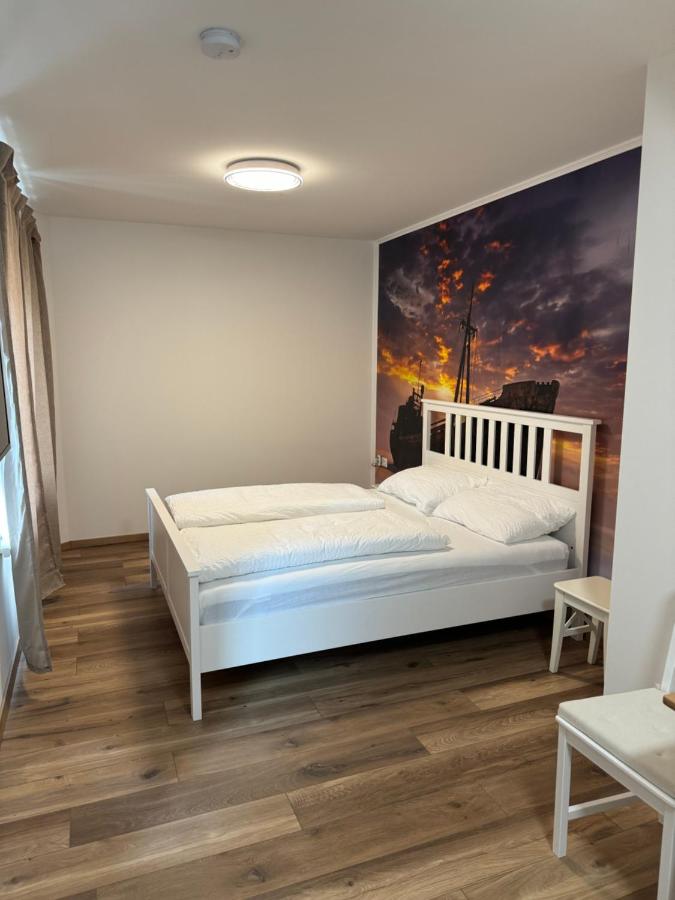 B&B Lübeck - PENSION AMEDY - Bed and Breakfast Lübeck