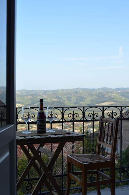AlbaLuna - panorama sulle Langhe - Bed and Breakfast