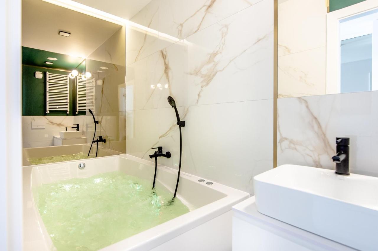 Super-Apartamenty VIP Jacuzzi IV - B&B Posnania