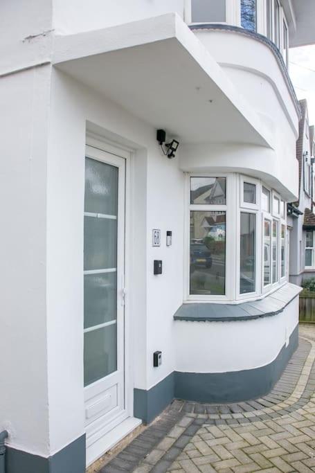 B&B Southend-on-Sea - Stylish Retreat in Leigh-on-Sea - Bed and Breakfast Southend-on-Sea
