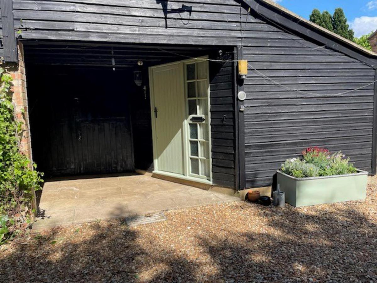 2 Bed Barn - Sleeps 4 - Pets - Parking - Wifi - B&B Downham Market