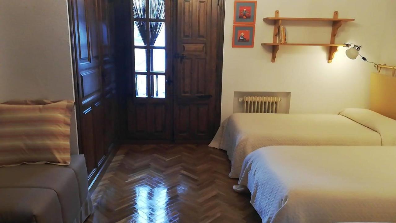 Triple Room with Shared Bathroom