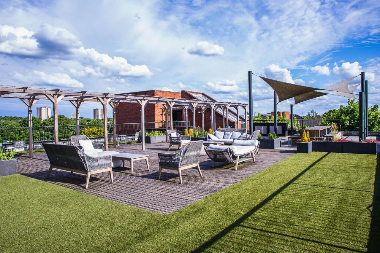 Luxury 1 Bedroom serviced apartment with Roof terrace & Gym - Chambres d’hôtes
