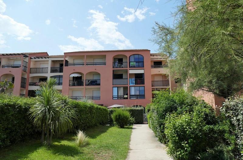 Le Tropique Appart front de mer avec loggia Piscine parking 2 chambres - Lg38 - Chambres d'hôtes Saint-Cyprien