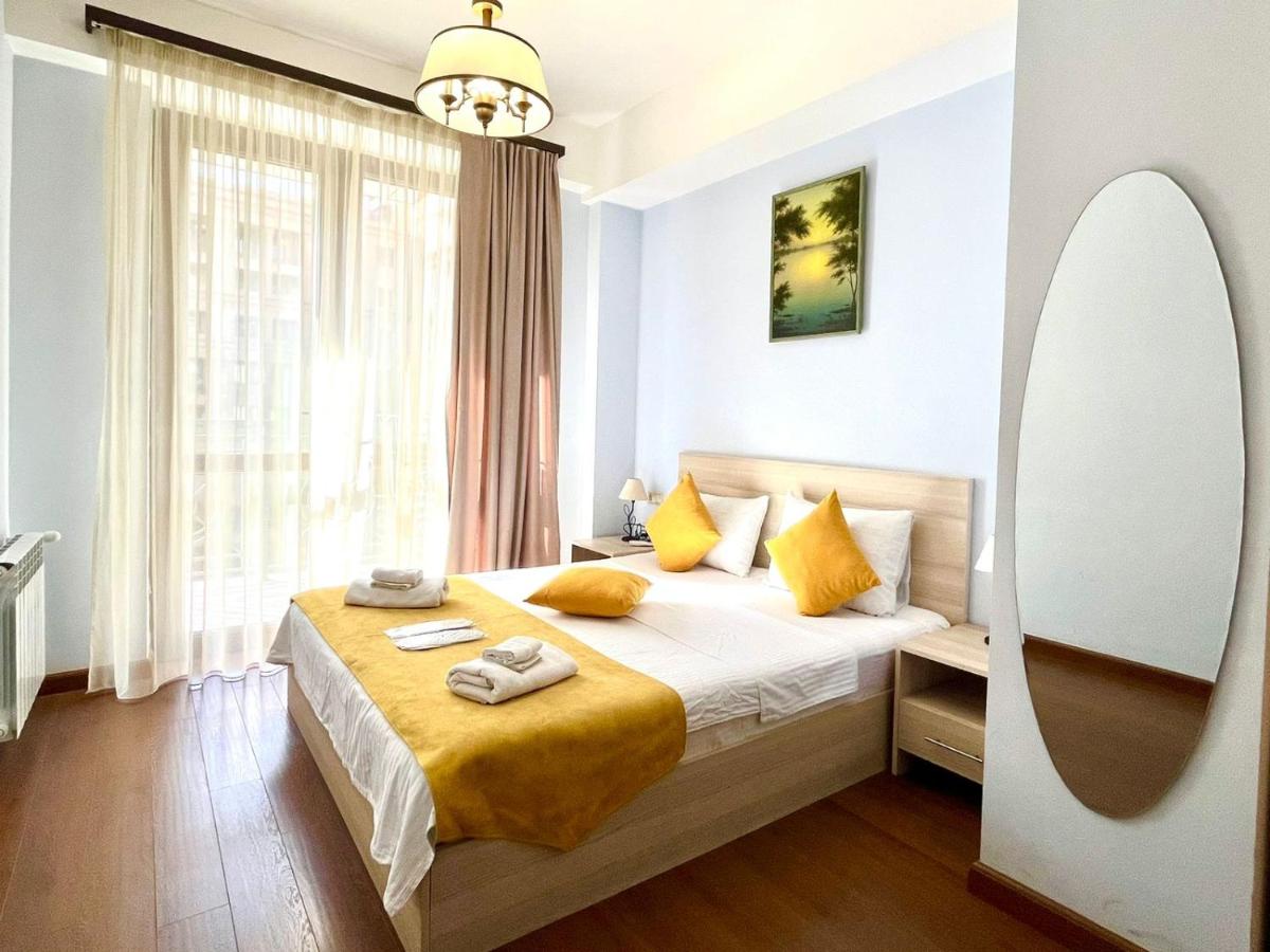 One-Bedroom Apartment with Balcony