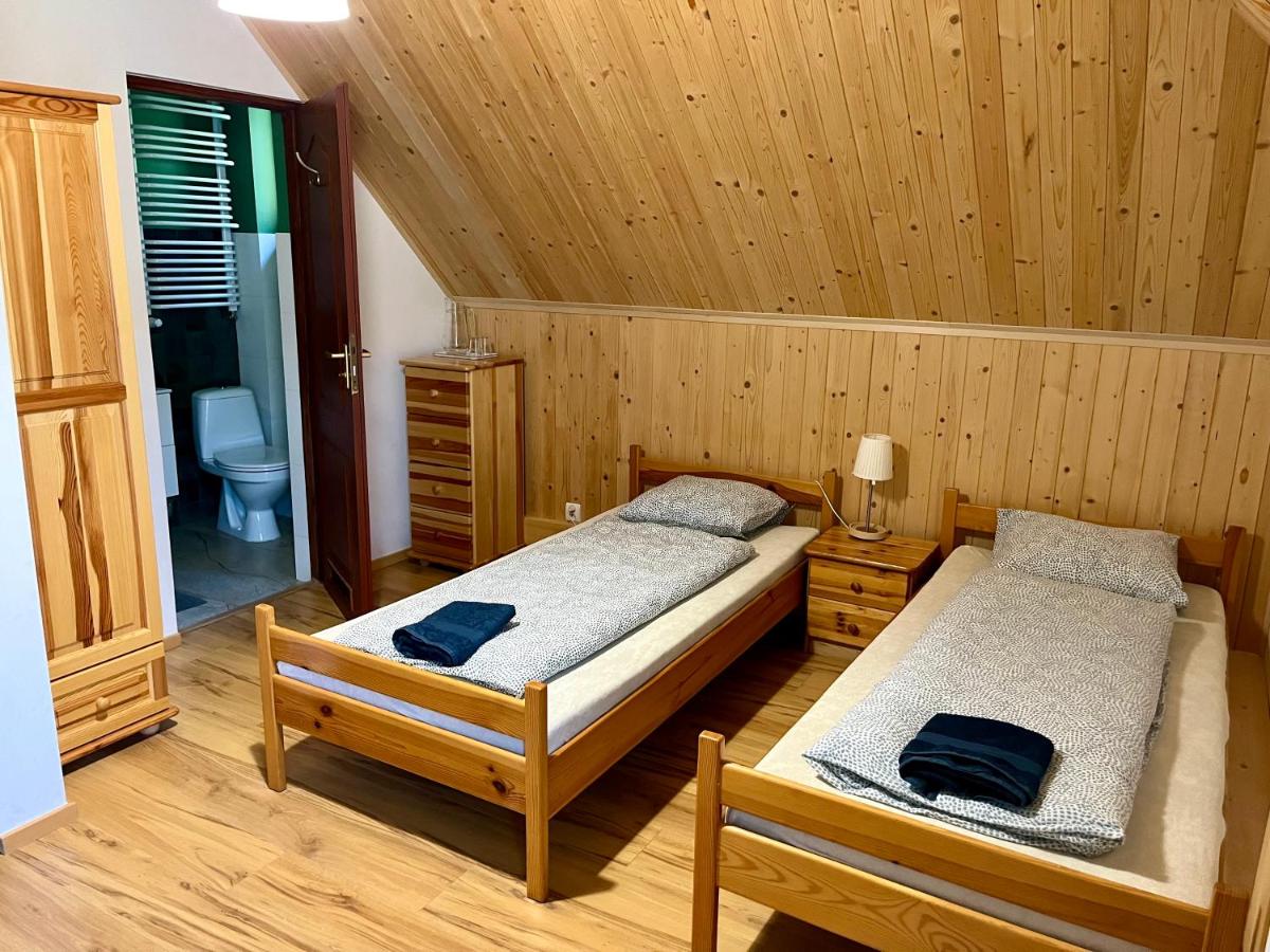 Zweibettzimmer mit Zustellbett