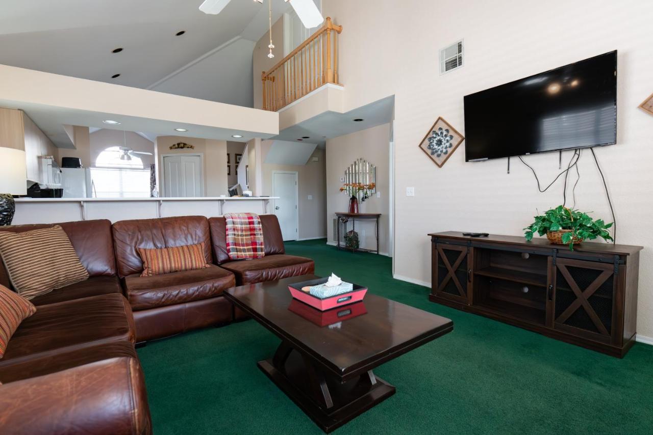 3 BR with Loft - Golf Course View - Near THE STRIP - FREE TICKETS INCLUDED - FW9-6 - B&B Branson