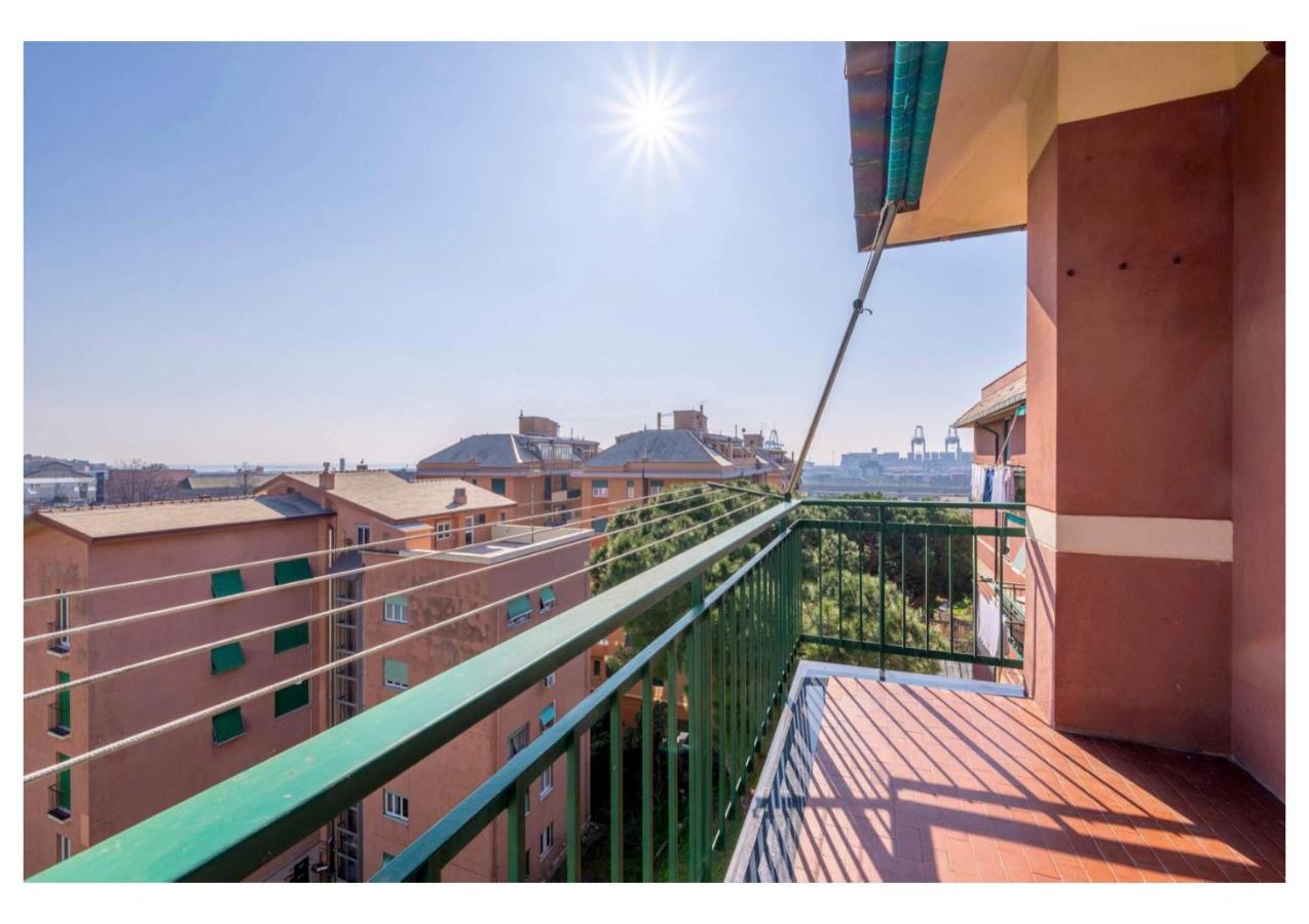 Genova Holidays House Erma - Parcheggio Privato e Wi-Fi - AC - B&B Genova