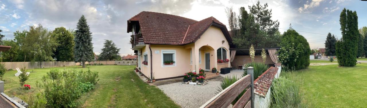 Liliána apartman - B&B