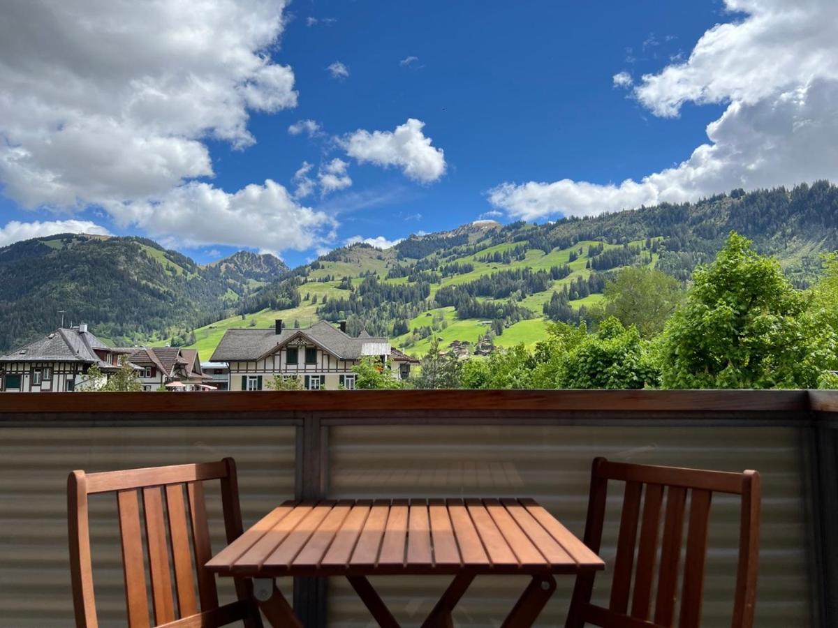 B&B Zweisimmen - Gorgeous Apartment In The Heart Of Zweisimmen - Bed and Breakfast Zweisimmen