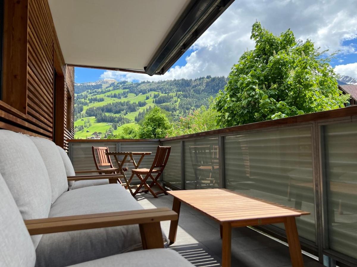 Gorgeous Apartment In The Heart Of Zweisimmen - Chambres d'hôtes Zweisimmen