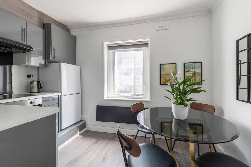 Cosy Two Bedroom apartment in Central London Oxford Circus-Fitzrovia - Chambres d'hôtes Londres
