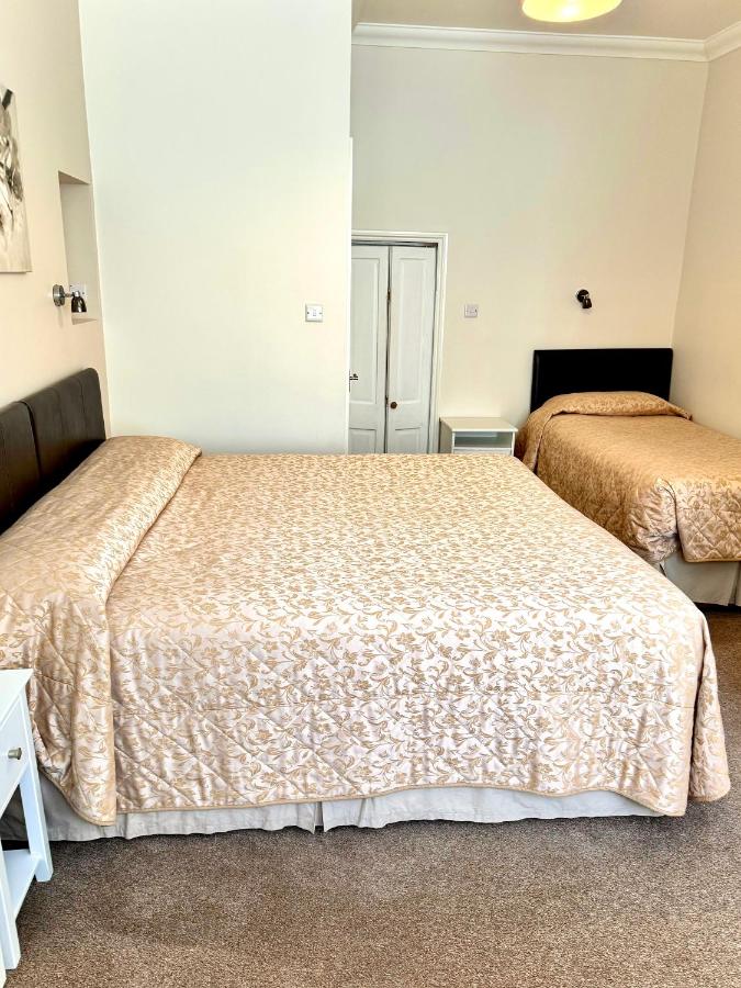 Chambre Triple avec Salle de Bains Privative