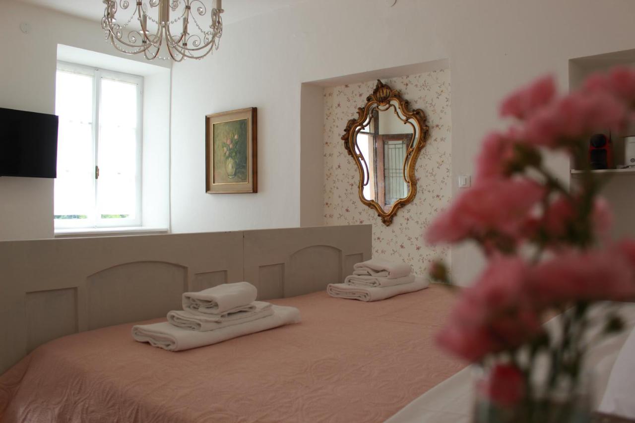 King Room with Spa Bath