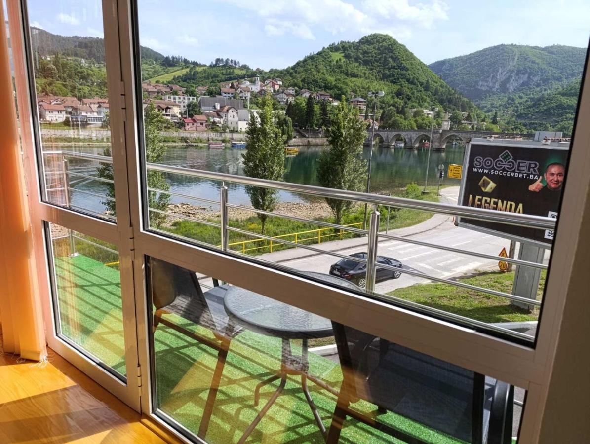 Appartement met 1 Slaapkamer, Balkon en Uitzicht op de Stad