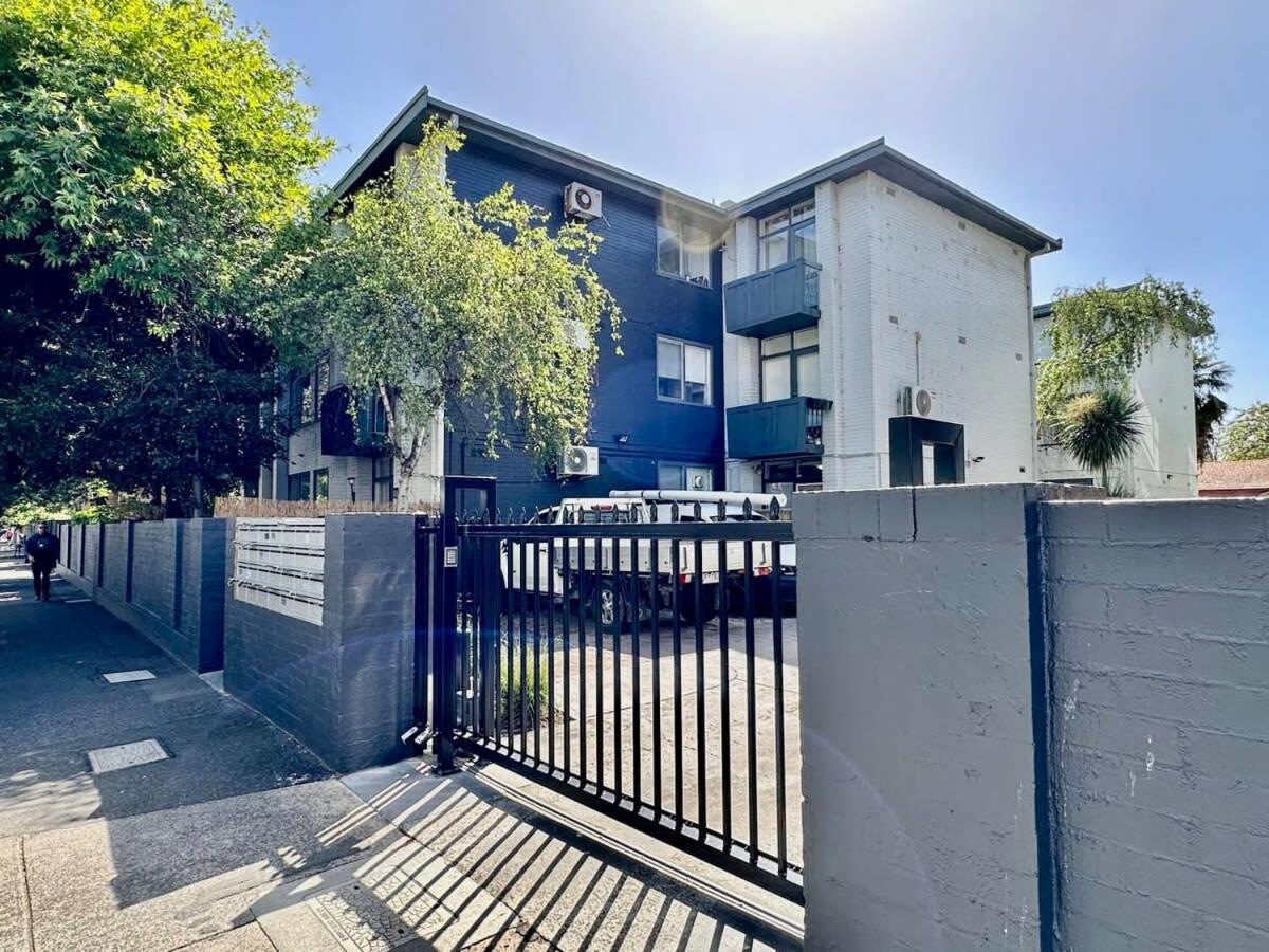 1 Bdrm With Parking, Walk to Beach - Ferienwohnung Melbourne
