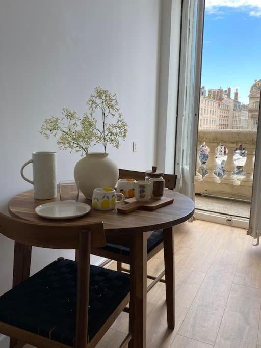 Collection Terreaux - No 4 Balcon sur place w AC - B&B Lione