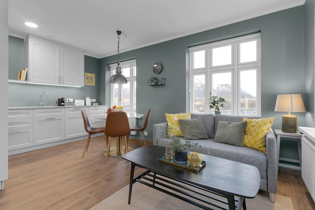 Charming apartment in Selfoss center - Bed and Breakfast
