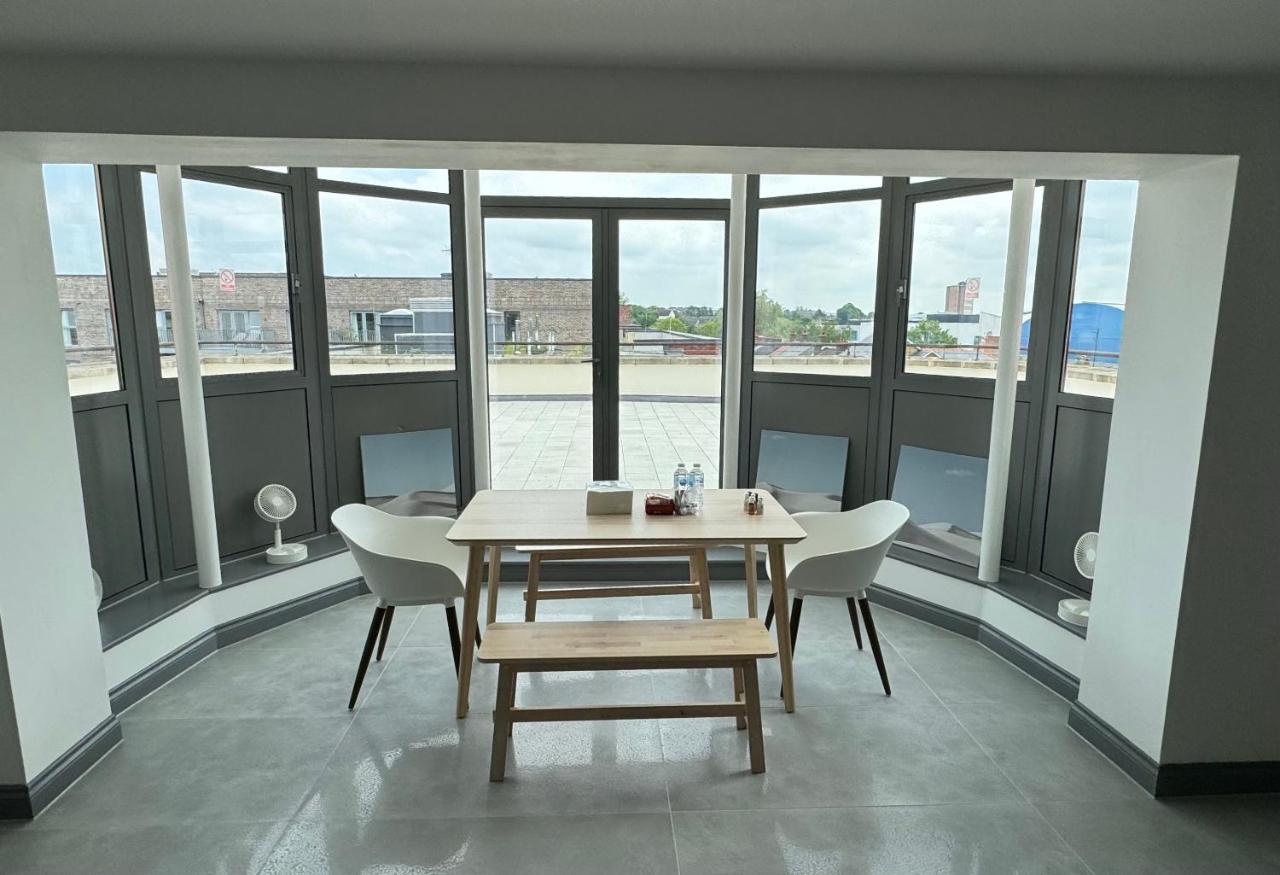 Long Letting - Luxurious 3 Bedroom Penthouse in City Centre - Parking Included! - Bed and Breakfast