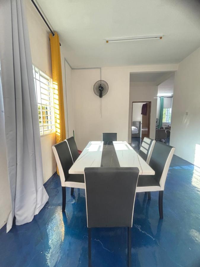 D’Rembo Homestay - Bed and Breakfast Bukit Kayu Hitam