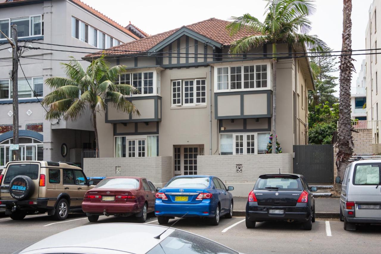 Chic Apartment with Sun Lounge Near Manly Beach - B&B