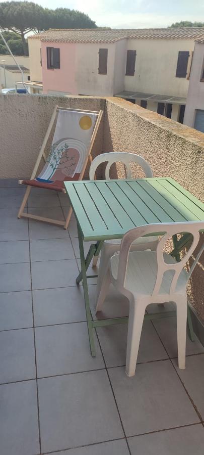 Appartement Pinède Piscine Clim proche Plage village naturiste - B&B