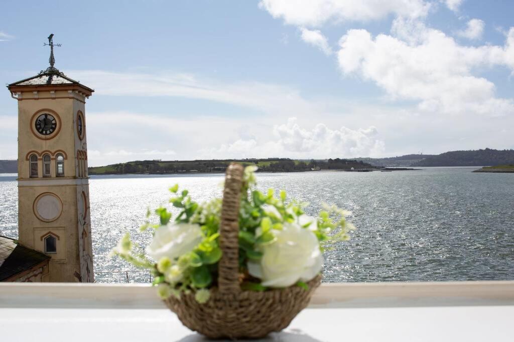 B&B Cobh - Unit 5 Stunning Oceanview Apartment - Bed and Breakfast Cobh