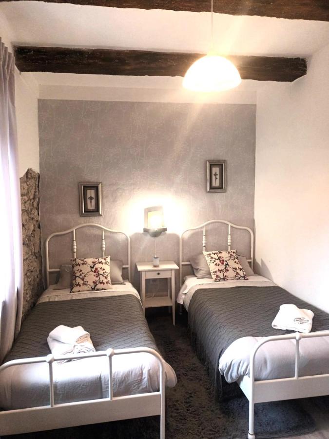 Standard Twin Room with Shared Bathroom
