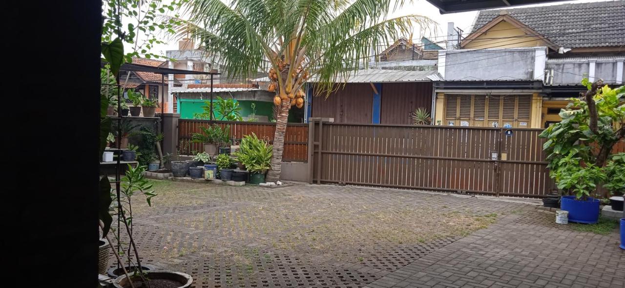 Guesthouse Arkeologi - B&B Cileunyi