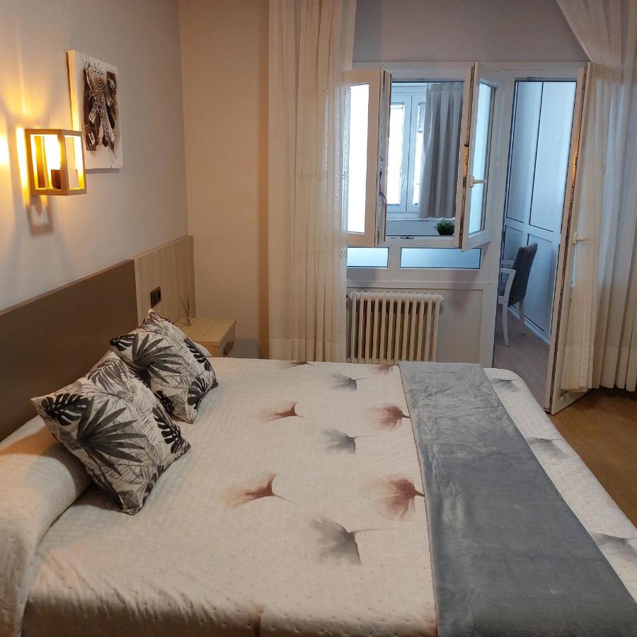 Deluxe Double Room with Shower