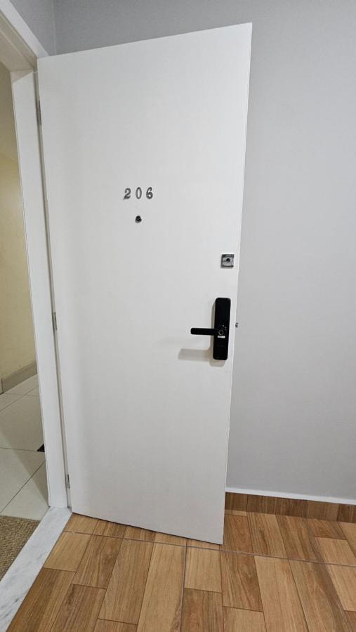 Luxo Copacabana beach, 200m da praia, Aconchegante e silencioso, portaria 24hrs, cozinha completa, banheiro grande, secador e sabonete - Bed and Breakfast Rio de Janeiro