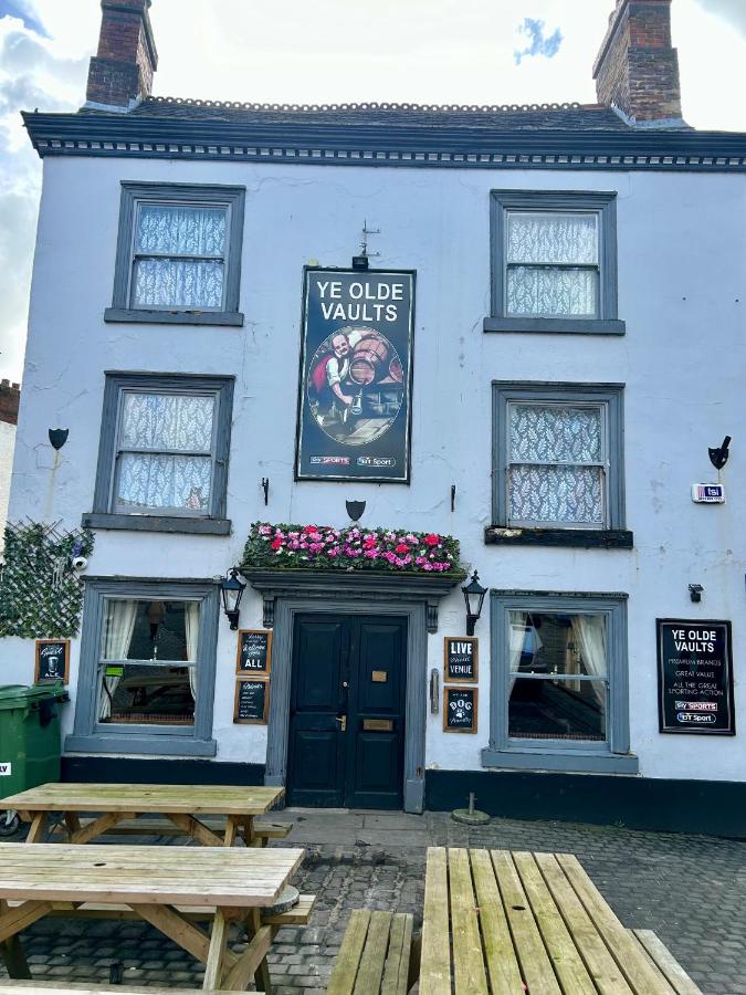 Ye Olde Vaults - B&B