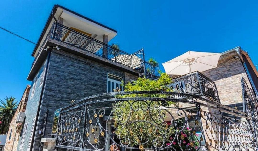Villa MAJESTIC - Chambres d’hôtes Mali Lošinj