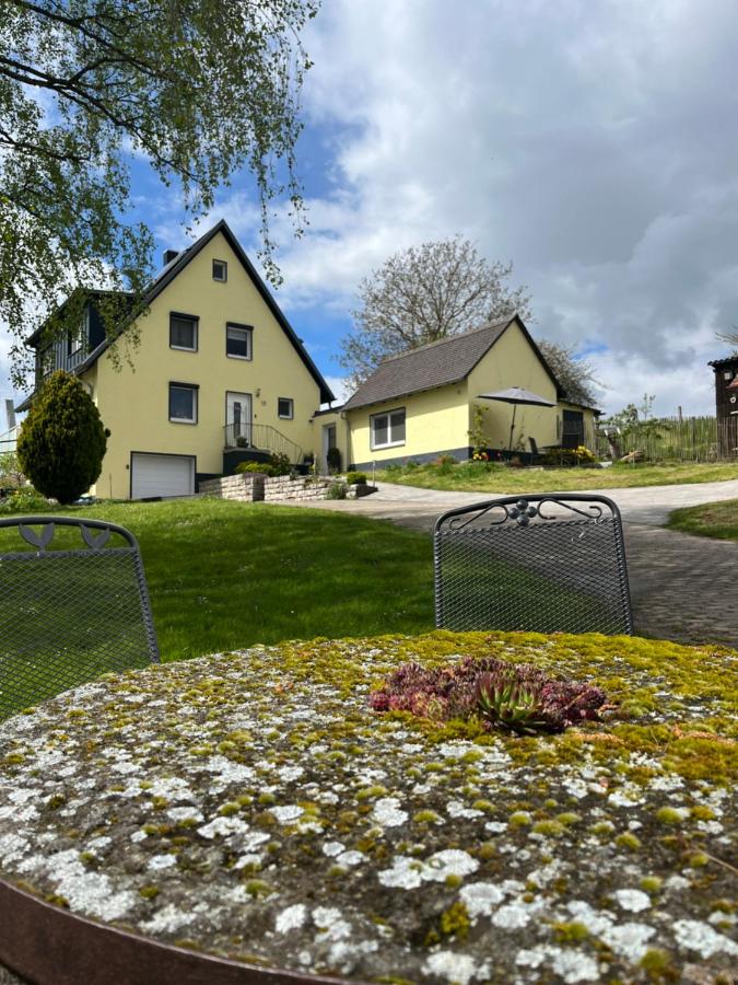 B&B Ansbach - Fewo Haus Hutzelbuck in idyllisch-grüner Lage nähe AN - Bed and Breakfast Ansbach